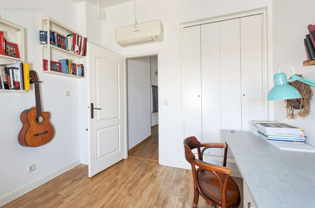 Maison de 115m2 avec garage, terrasse et cave. - photo 15