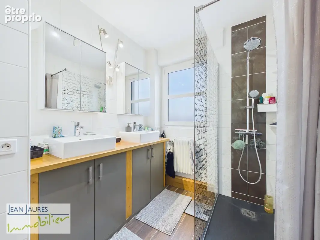 Superbe appartement de standing de 132m2, balcon, garage et cave. - photo 12