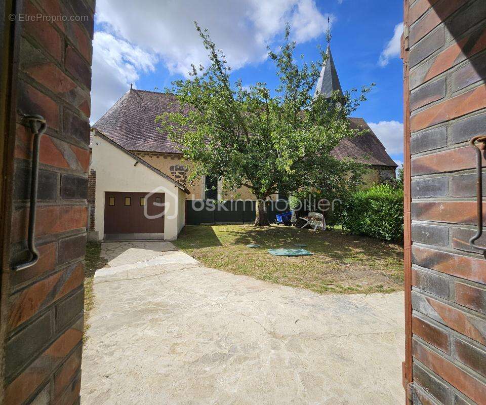 Maison au coeur de LA-CROIX-DU-PERCHE (28480) - photo 8