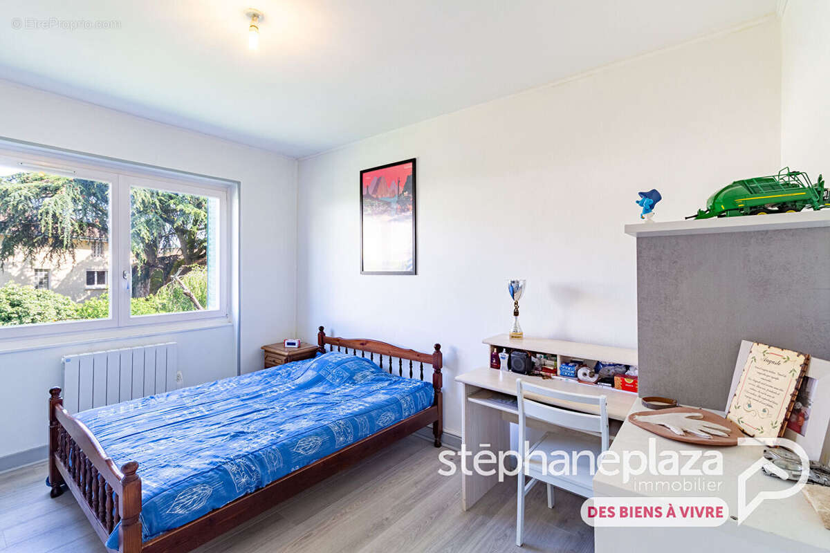 Maison de village de 85m² avec garage de 44m² au centre de Chalamont - photo 6