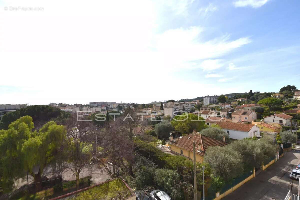 Appartement à LE CANNET