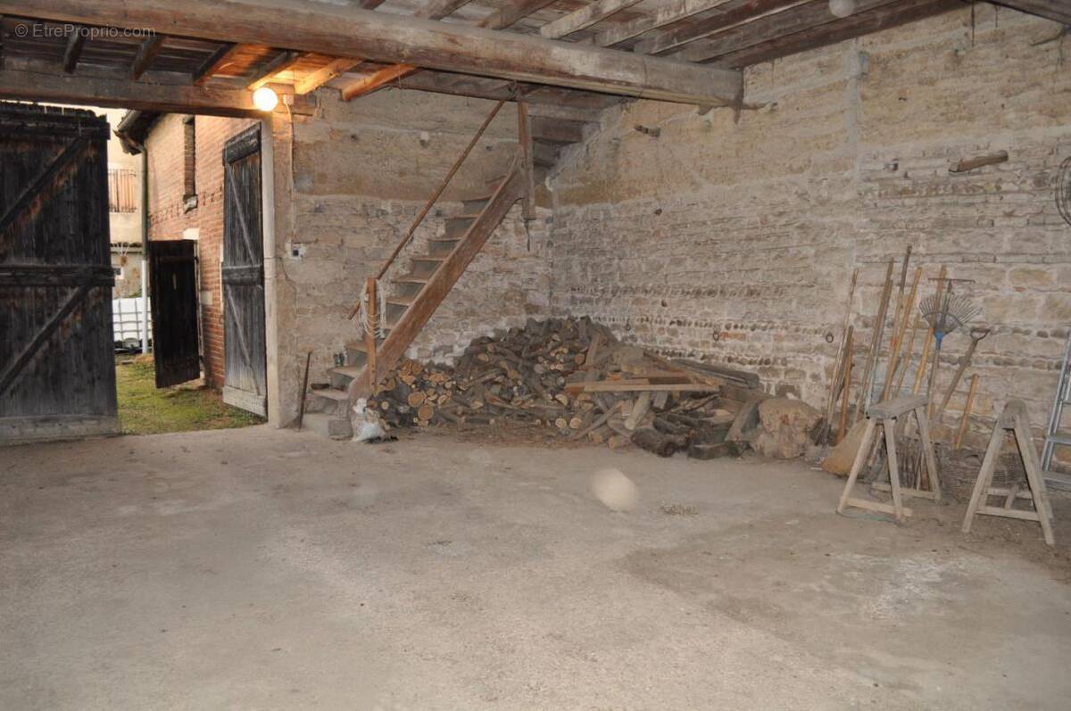 Maison à MONTMERLE-SUR-SAONE