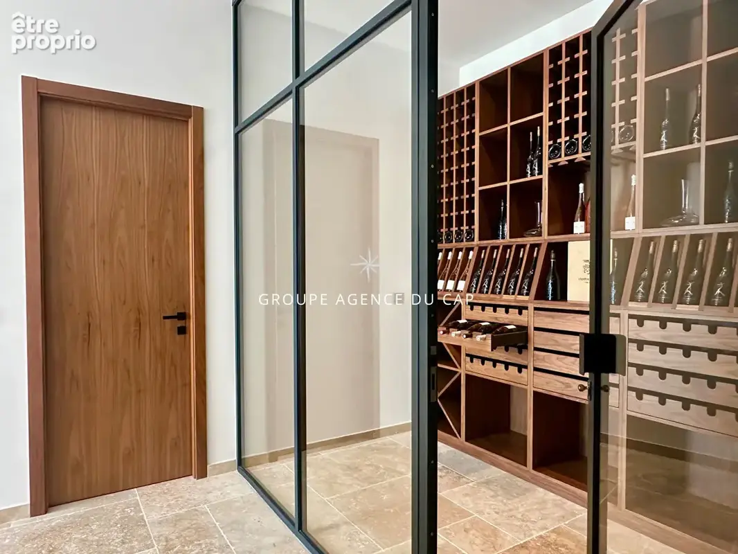 Les issambres villa luxueuse vue mer panoramique 7 chambres avec garage 4  voitures piscine intérieure et extérieure - photo 13