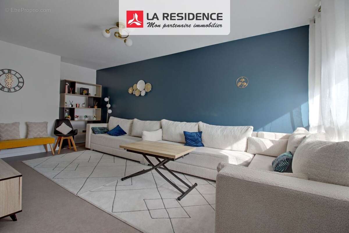 Appartement à SARTROUVILLE