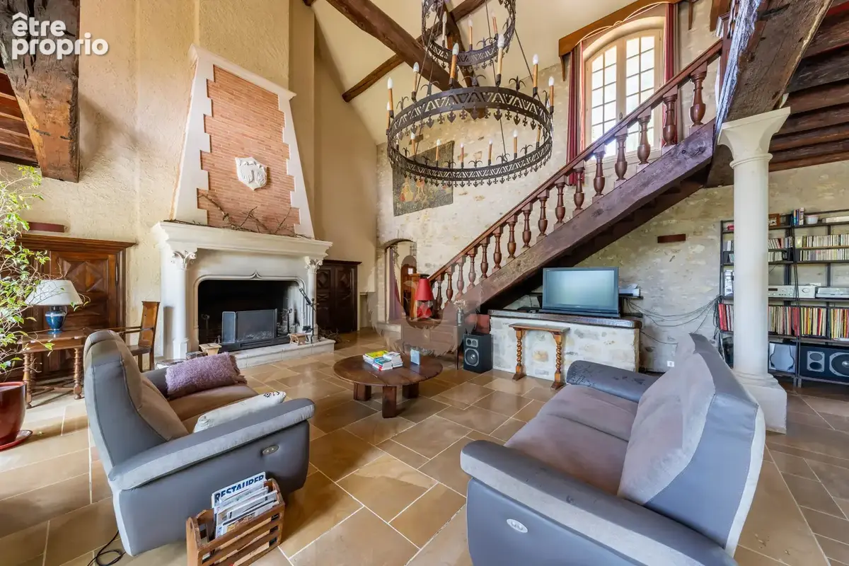 Ensemble immobilier de charme avec maison de 310 m2 et dépendances - photo 10