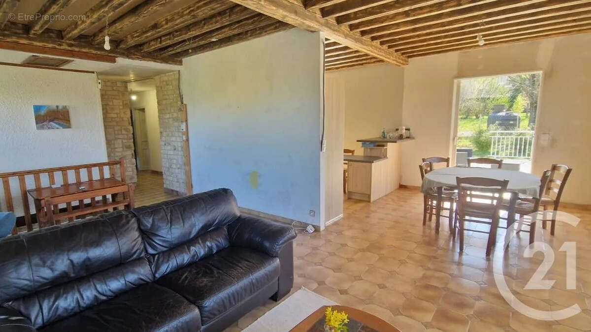 Maison à SAINT-DIDIER-DE-FORMANS