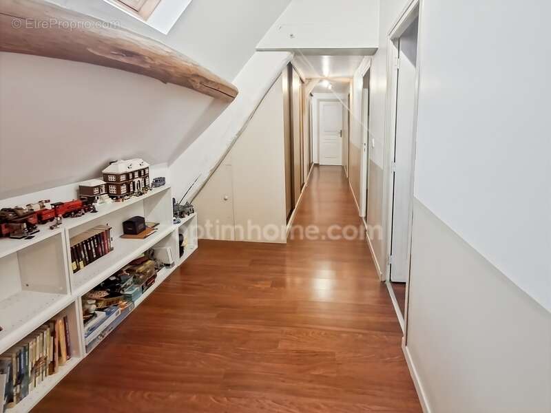 Maison à TREMBLAY-LES-VILLAGES