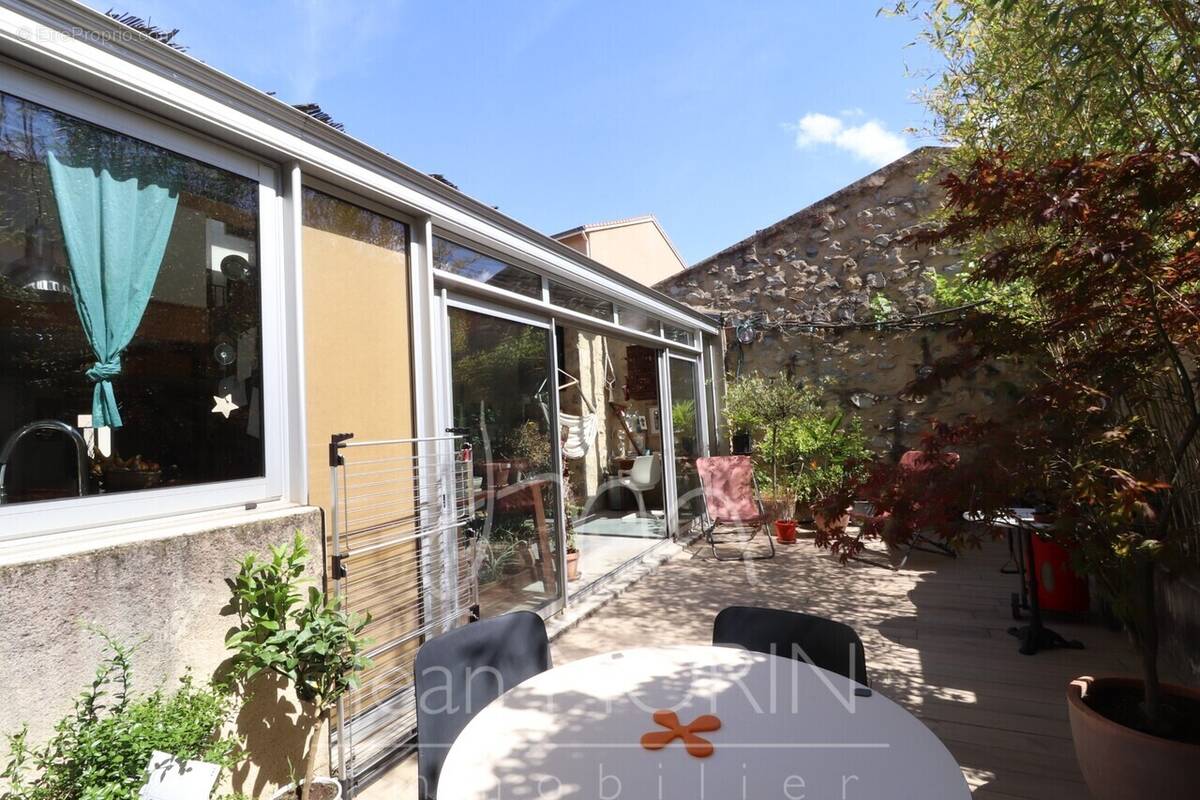 Maison à LIVRON-SUR-DROME