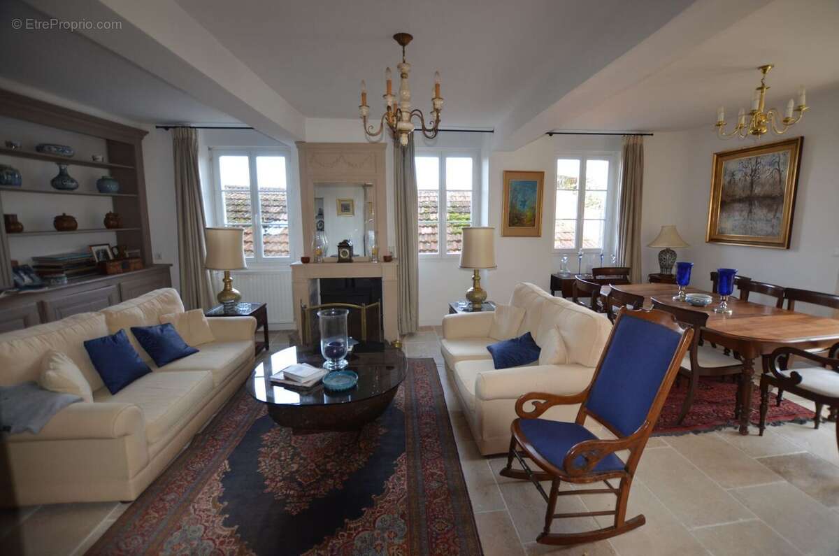 022 - Maison à MONTREAL