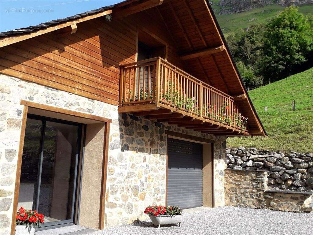 Maison à EAUX-BONNES