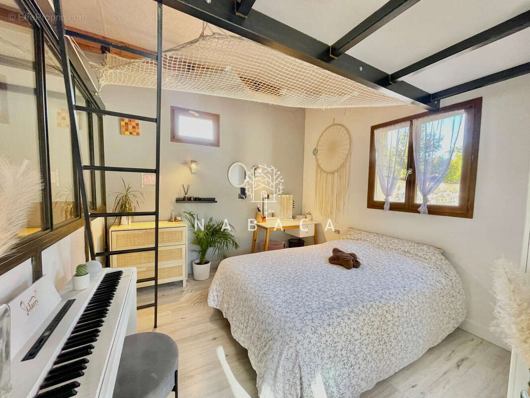 Maison à TOURRETTES