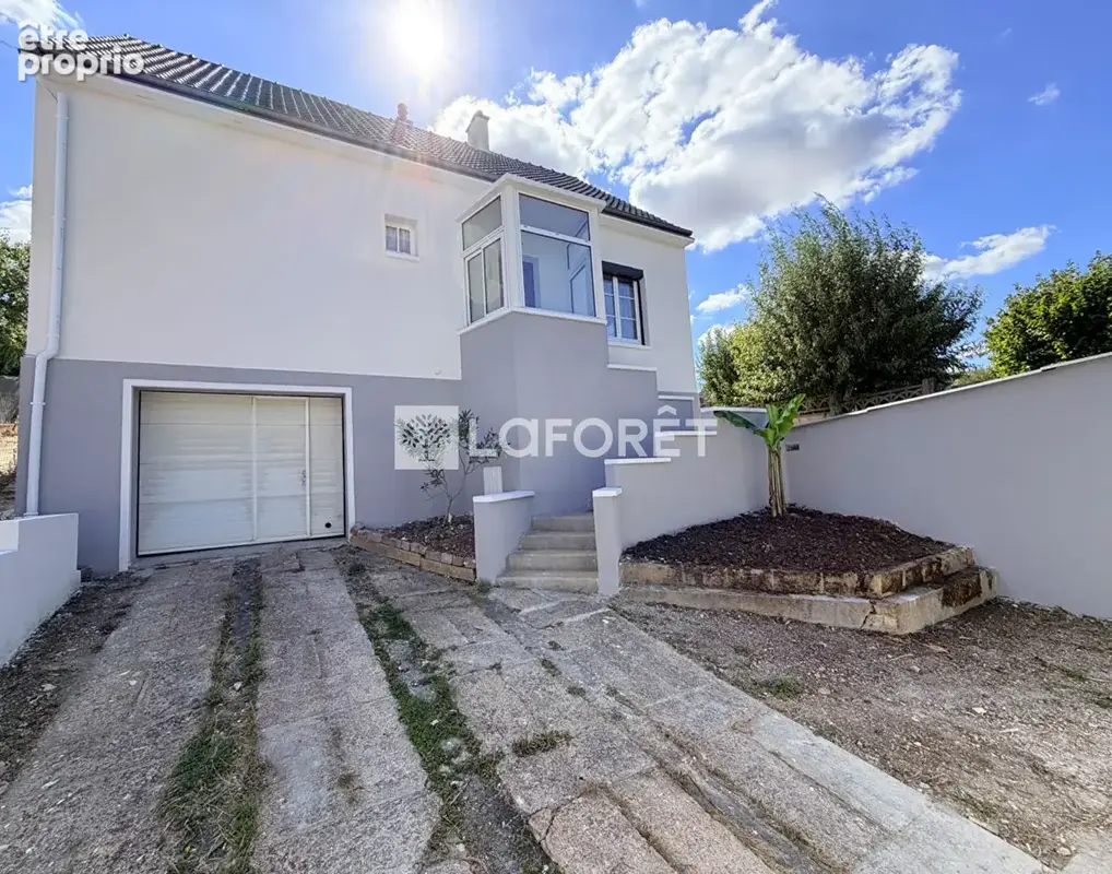 Maison rénovée de 115 m², 4 chambres, sous-sol total et jardin arboré - photo 3