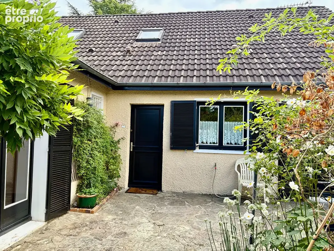 Maison à BUC