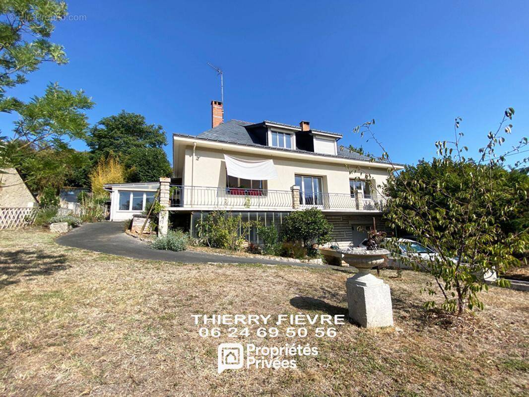 Maison à MONTREUIL-BELLAY