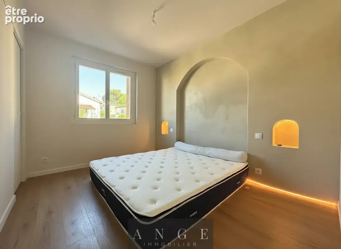 Appartement t4 - 70m2 - balcon - garage - cave - quartier claret / hôpital saint anne - photo 12