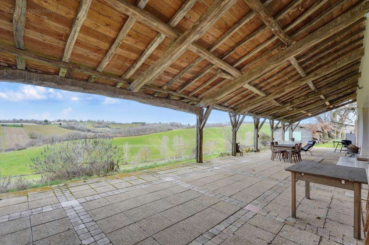 Maison à CASTELNAU-PICAMPEAU