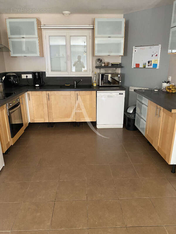 Maison à BEAULIEU-SOUS-LA-ROCHE