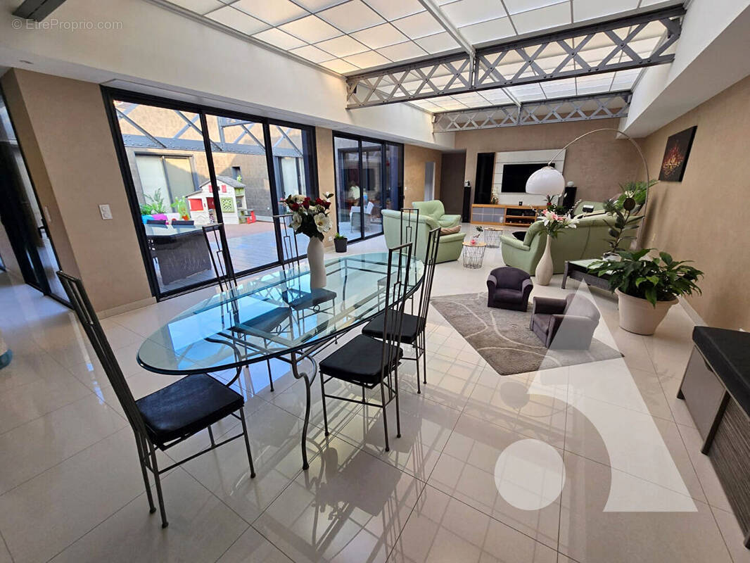 Appartement à SAINTE-SAVINE