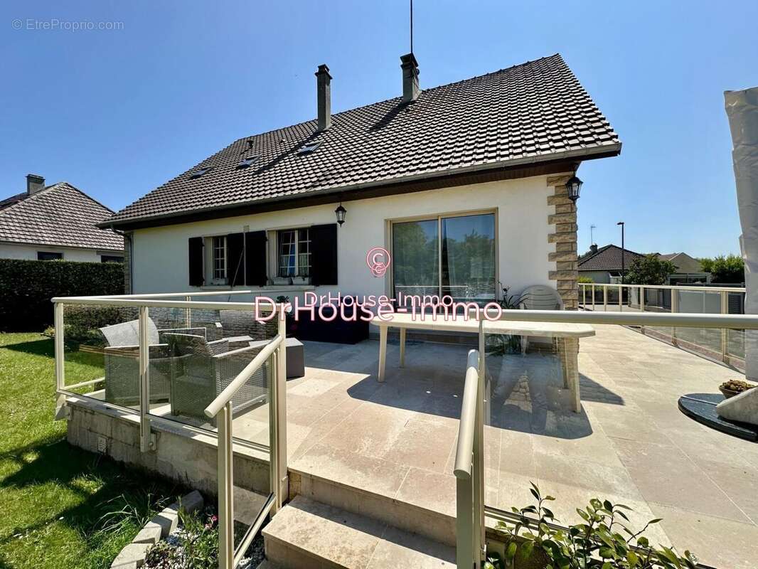 Maison 212 m² à Douvres-La-Delivrande  - photo 6
