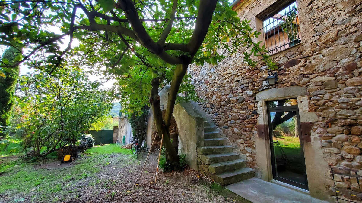 Maison 280 m² à La Tour-Sur-Orb  - photo 3
