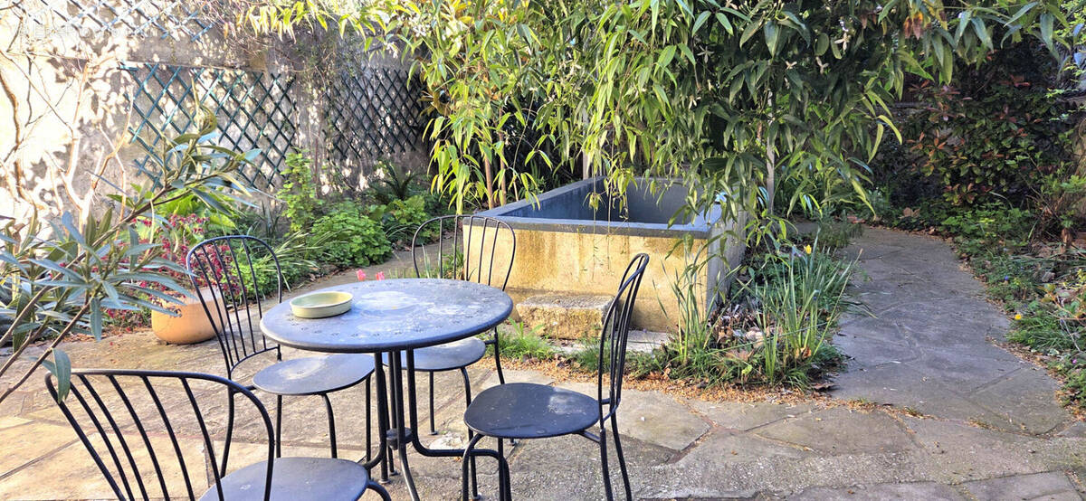 Maison à SAINTE-CECILE-LES-VIGNES