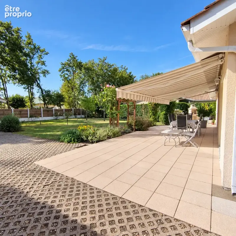 Maison de plain pied de 114m2  avec 3 chambres et bureau sur jolie terrain de 880 m2 dans un quartier calme. - photo 7