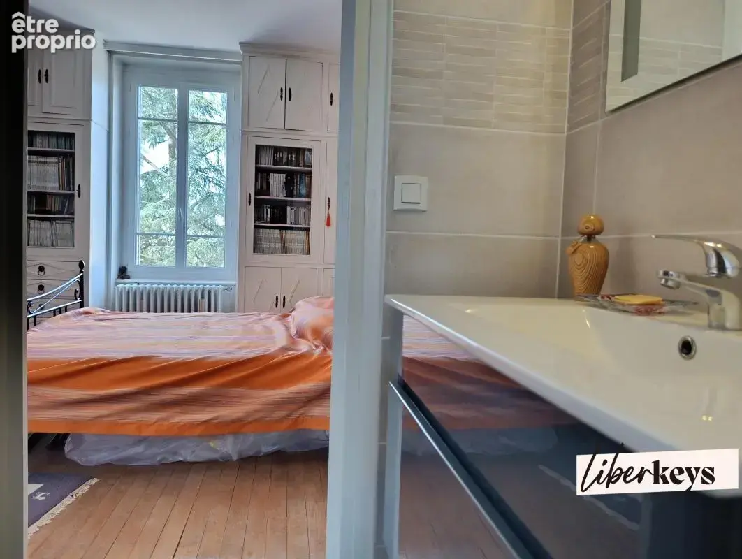 Maison de maître- 266 m² habitables - 8 chambres + studio de 85 m² - 1615 m² de terrain - piscine - garages - photo 15