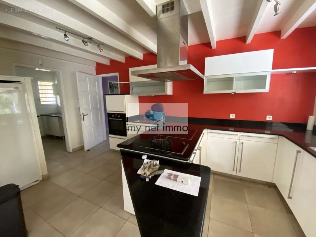 Maison à PETIT-BOURG