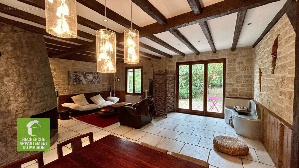 Maison à ANNOISIN-CHATELANS