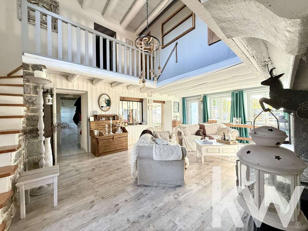 Maison à VERNET-LA-VARENNE