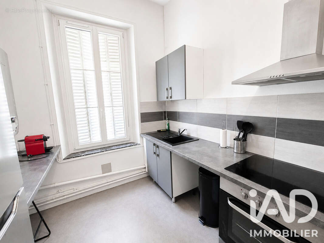 Appartement 450 m² à Charleville-Mezieres  - photo 6