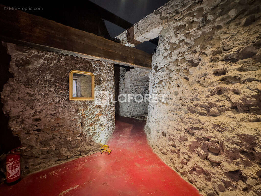 Local commercial Grenoble 2 pièce(s) 133.91 m2 - photo 6