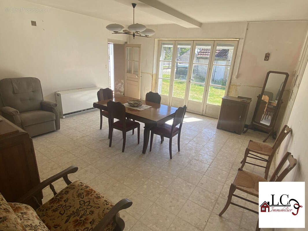 Maison à BEAUMONT-LA-FERRIERE