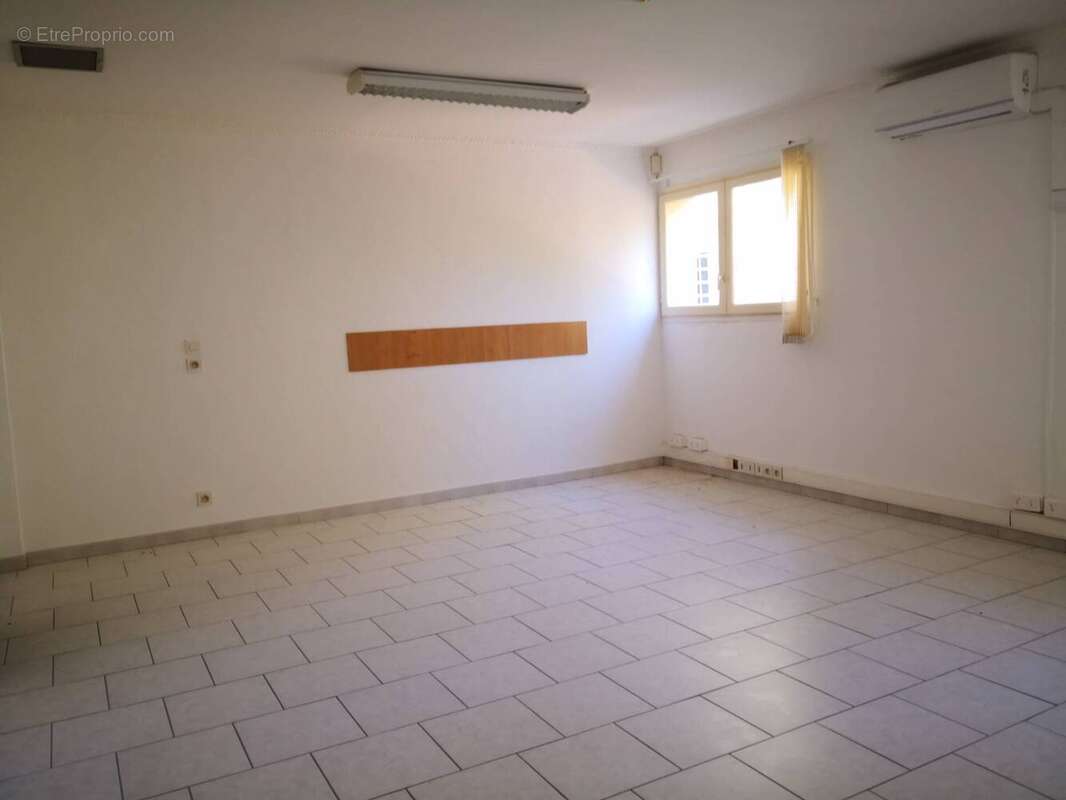 Autre à ROQUEBRUNE-SUR-ARGENS