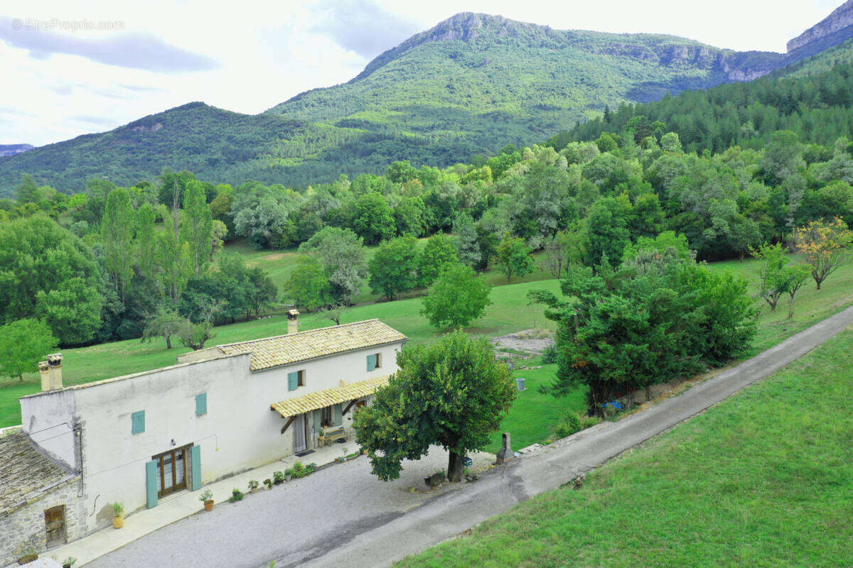 Maison à NOYERS-SUR-JABRON
