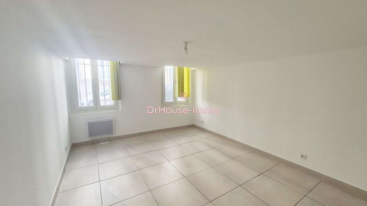 Appartement à MARSEILLE-1E