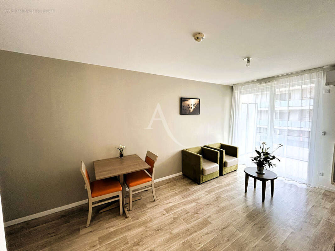Bel appartement 2 pièces, terrasse parking dans résidence sénioriale au Mas Vermeil - photo 5