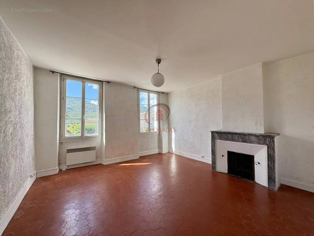 Appartement à SIGNES