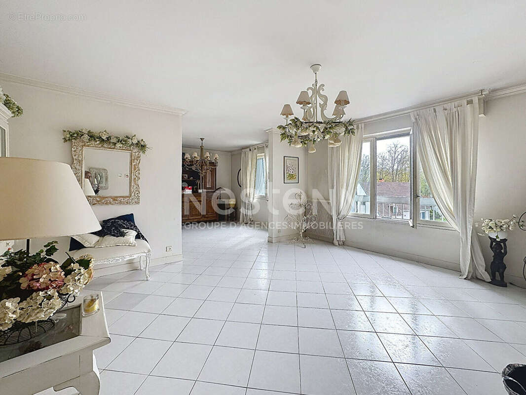 Appartement à GOUVIEUX