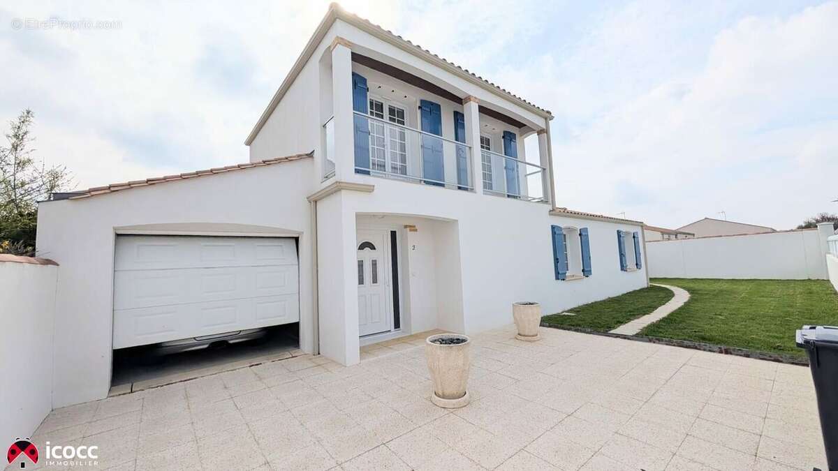 Maison à CHAMPAGNE-LES-MARAIS