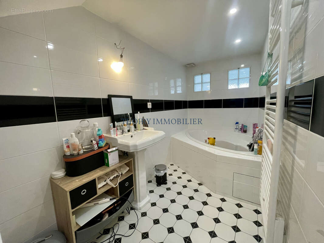 Maison ancienne de charme 6 pièces avec dépendance sur 505 m2. - photo 16