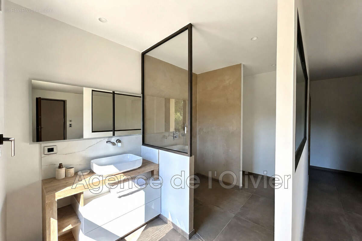 Maison 350 m² à Opio  - photo 9