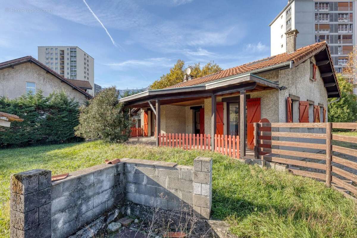 Maison à ECHIROLLES