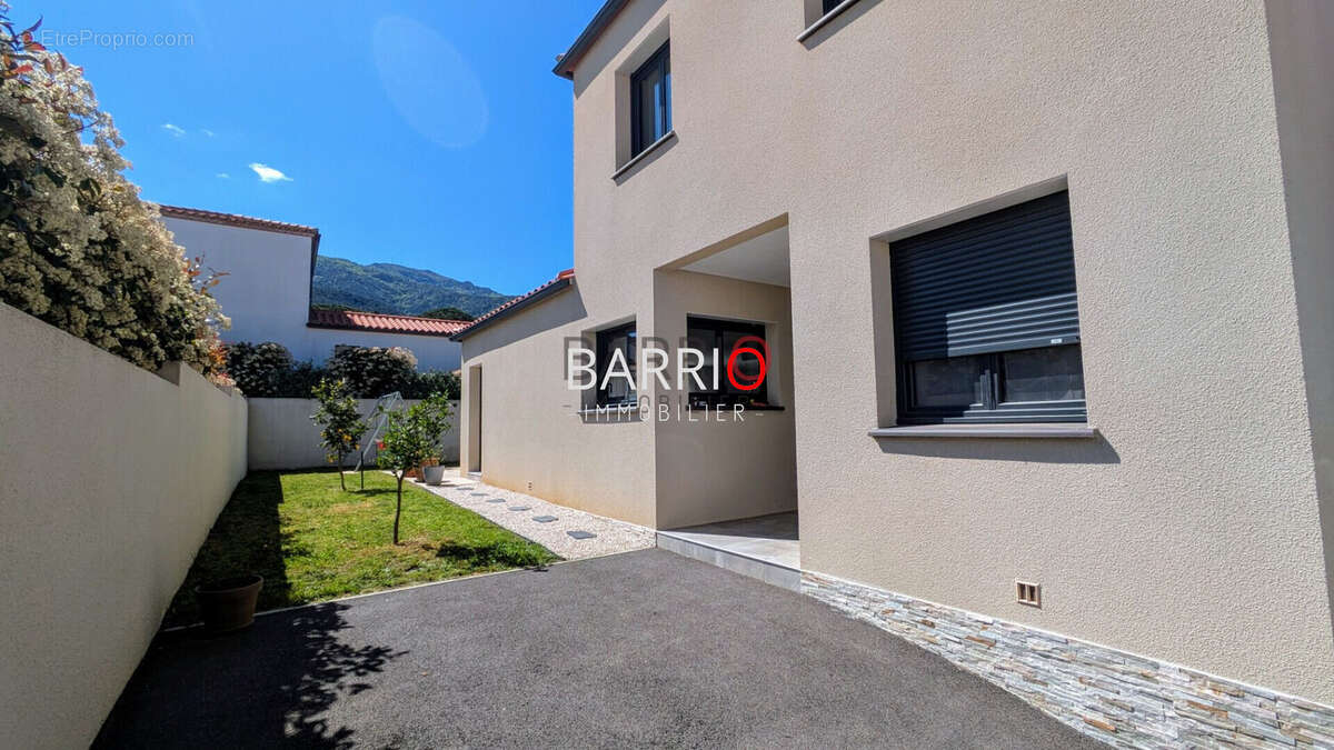 Maison à LAROQUE-DES-ALBERES