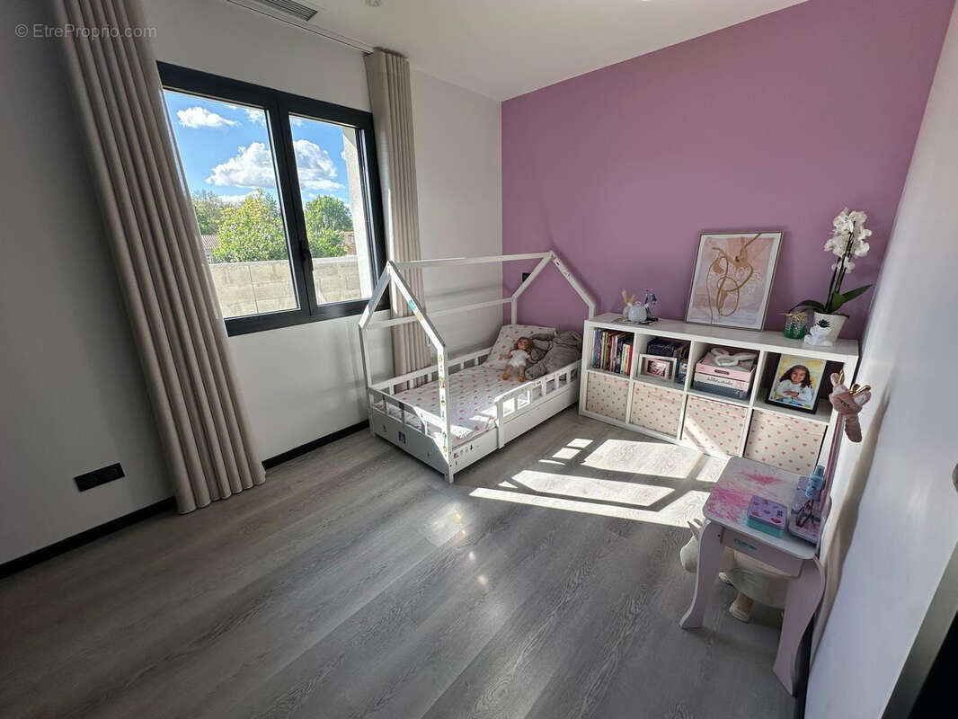 Maison à CAMBLANES-ET-MEYNAC