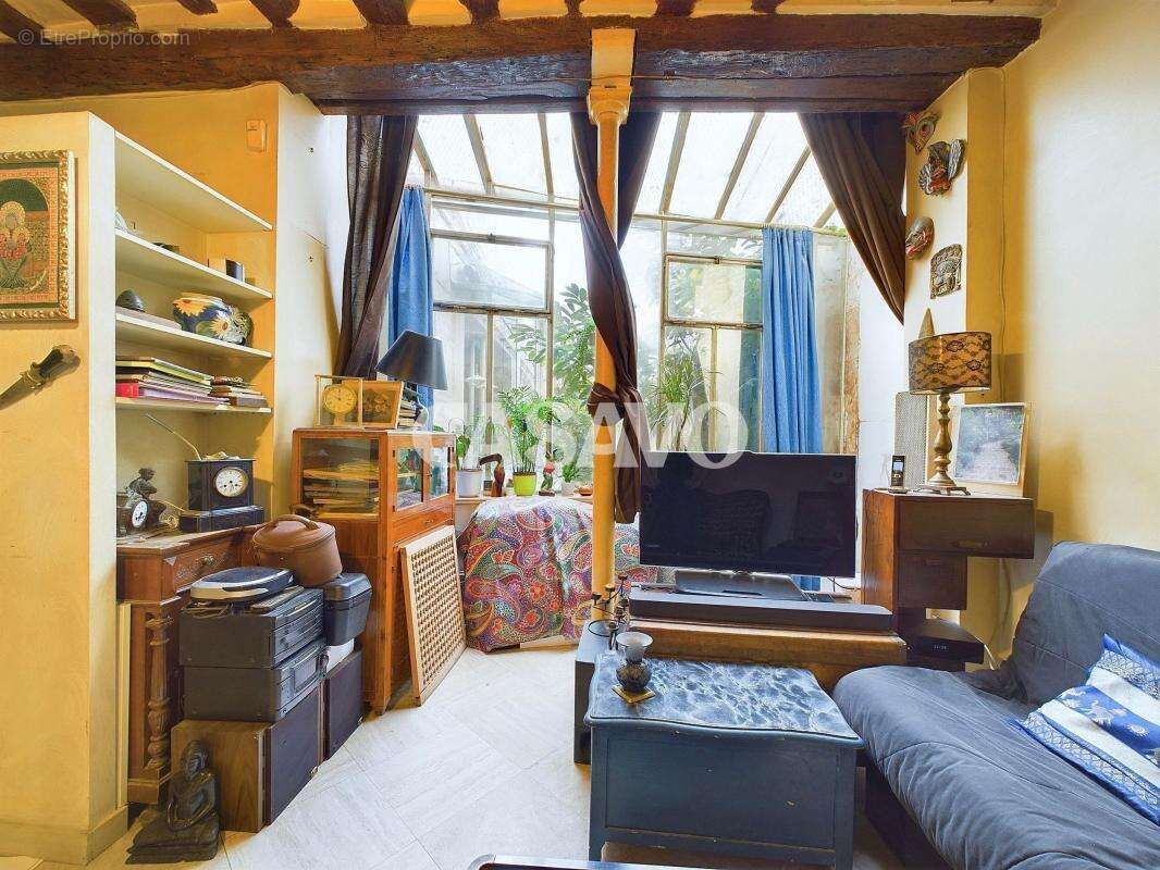 Appartement à PARIS-3E