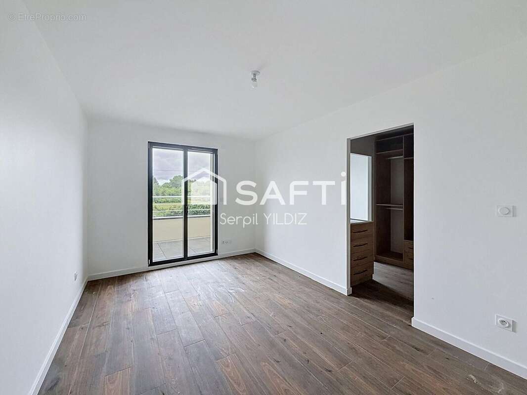 Maison 174 m² à La Ville-Aux-Dames  - photo 5