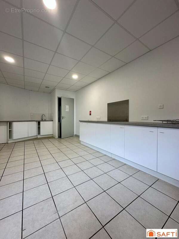 Commerce 470 m² à Nevers  - photo 9