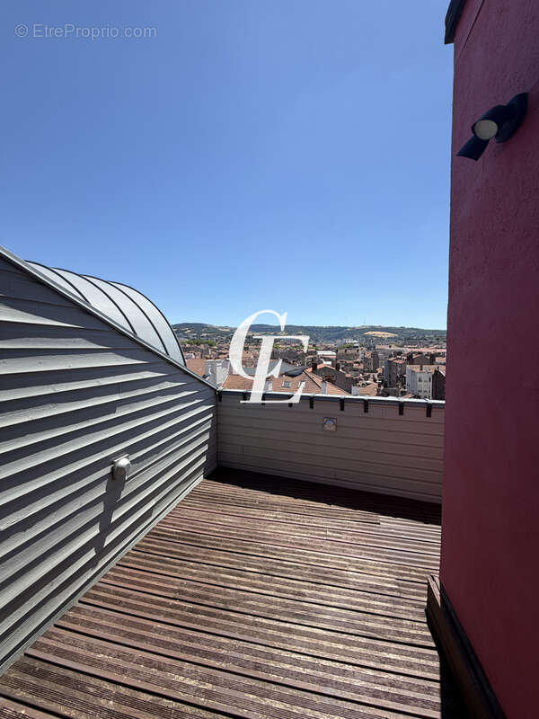 Appartement à SAINT-ETIENNE