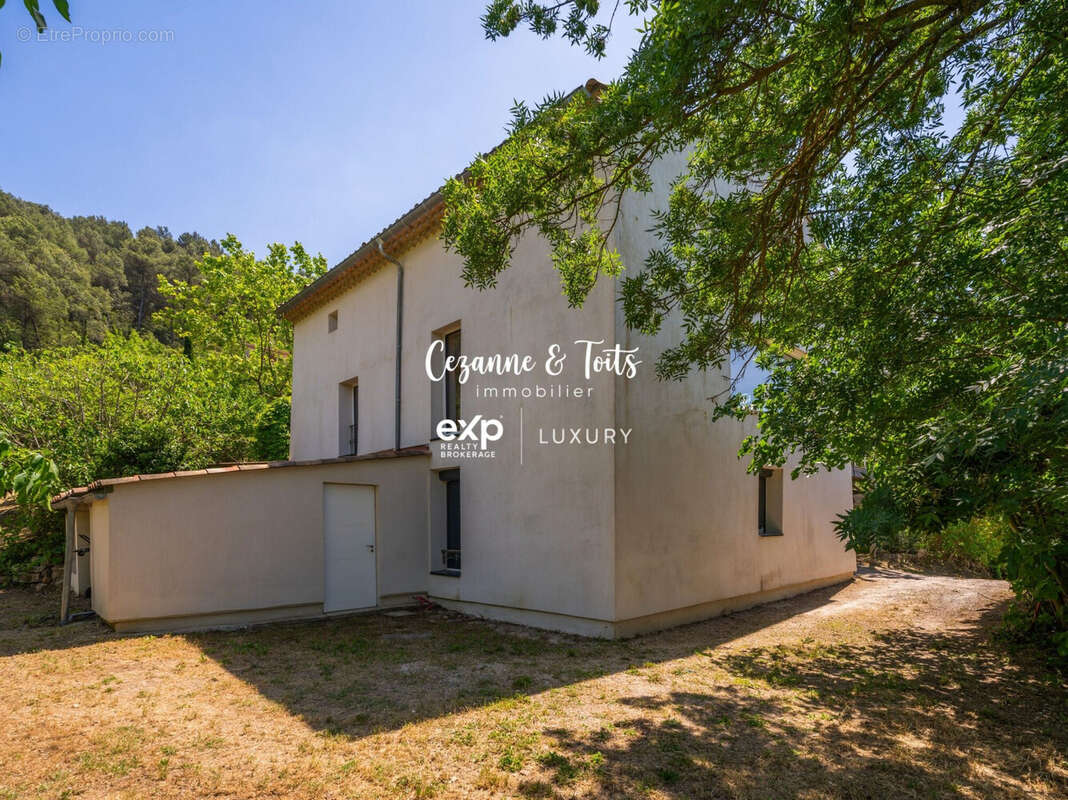 Maison à SAINT-ZACHARIE